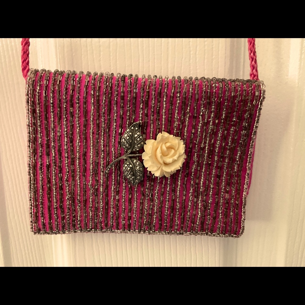 Hot Pick Crossbody Purselet.